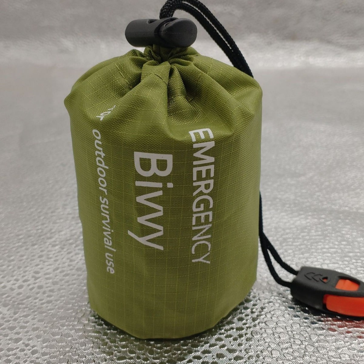 Emergency survival sleeping bag for camping and outdoor emergencies
