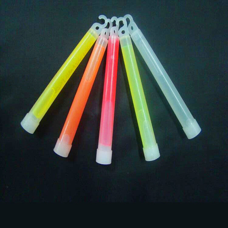 Glow stick for outdoor signaling and emergency situations